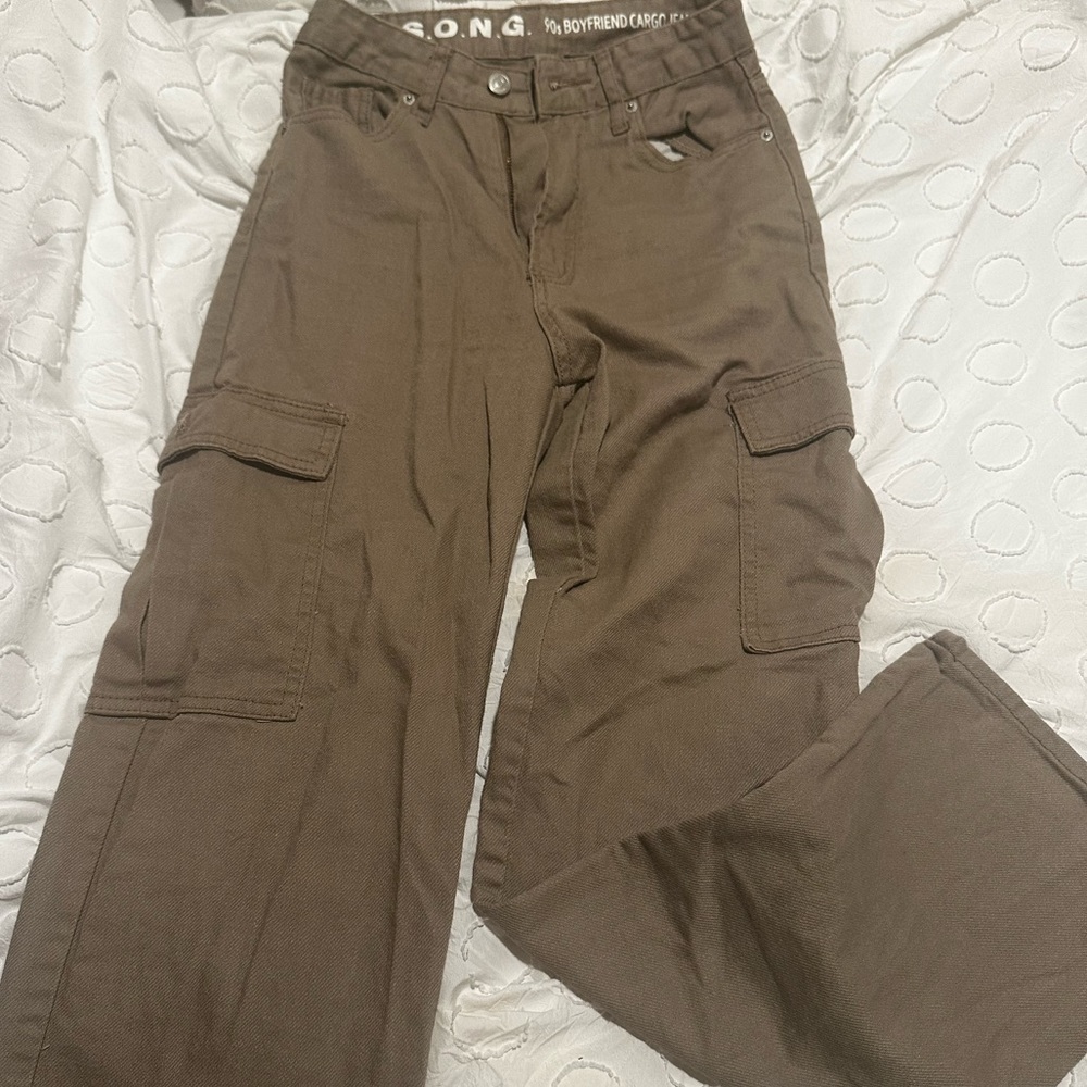 Brown high waisted baggy cargo pants